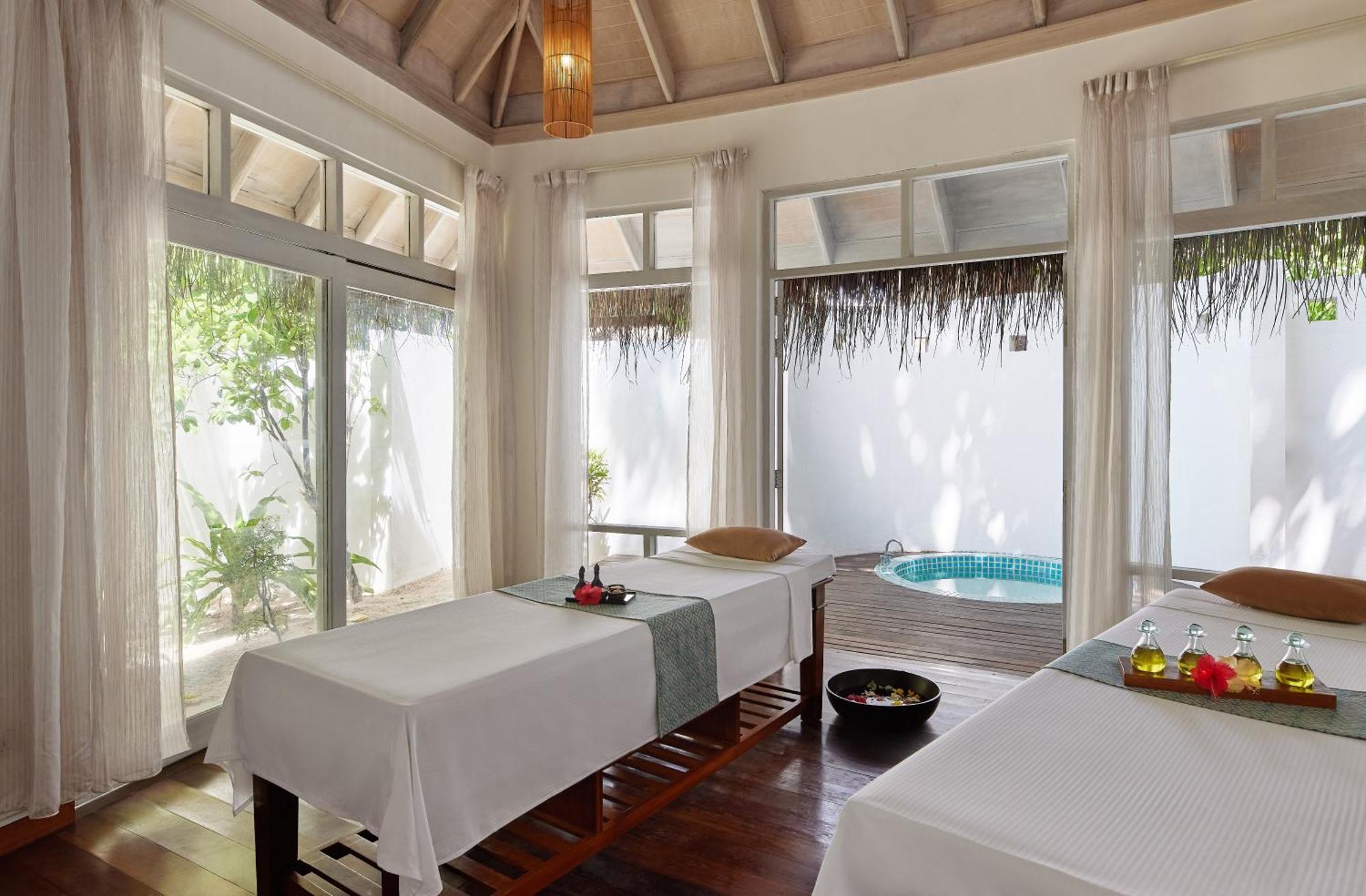 Nh Maldives Kuda Rah Resort - Stays Of 5 Nights Or More, 40 Percent Off Shared Roundtrip Transport Dhangethi Exterior foto